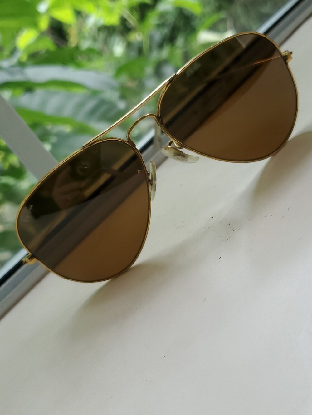 Ray-Ban Gold Frame Vintage Bausch-Lomb (B&L) Brown Lens Aviator Sunglasses